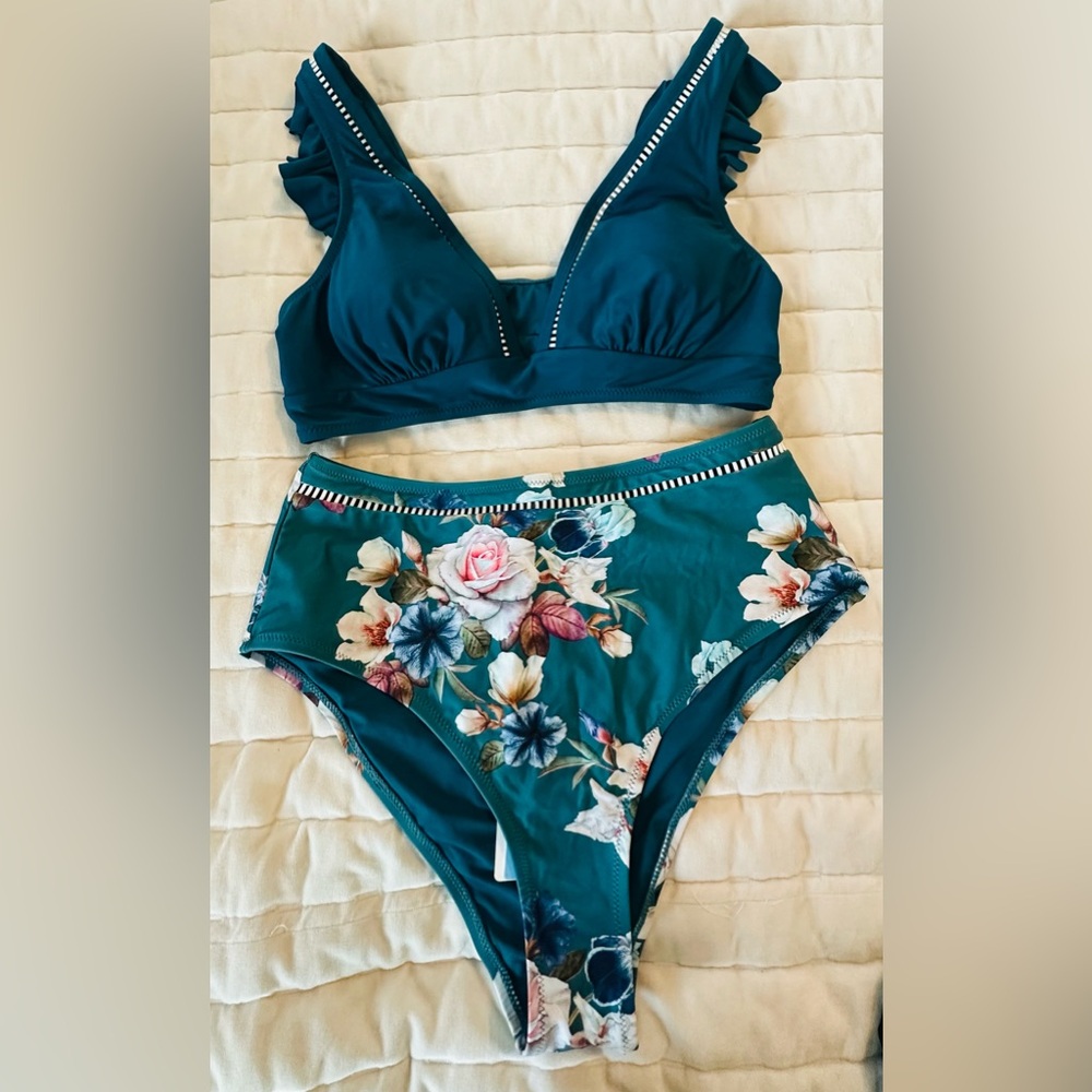 NWT Cupshe Blue Floral High-Waisted Bikini